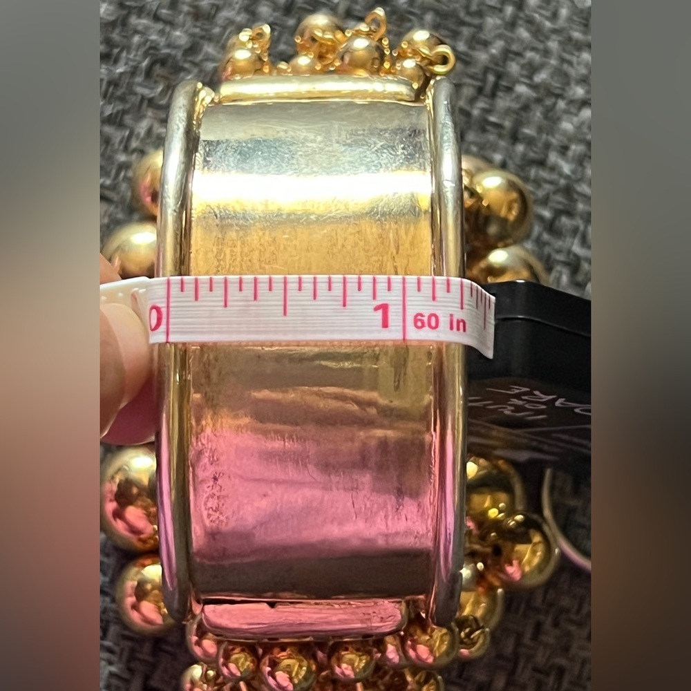Oscar de La Renta, runway Elegant Gold Beaded Bracelet. - Picture 11 of 14